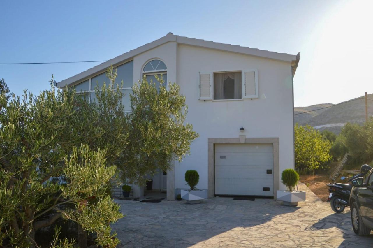 Apartment Blanka With A Beautiful View Of Trogir Exterior photo
