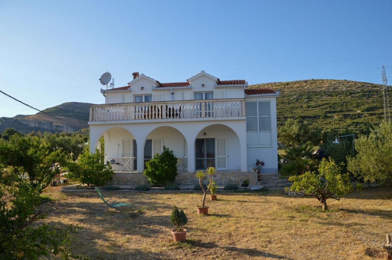 Apartment Blanka With A Beautiful View Of Trogir Exterior photo