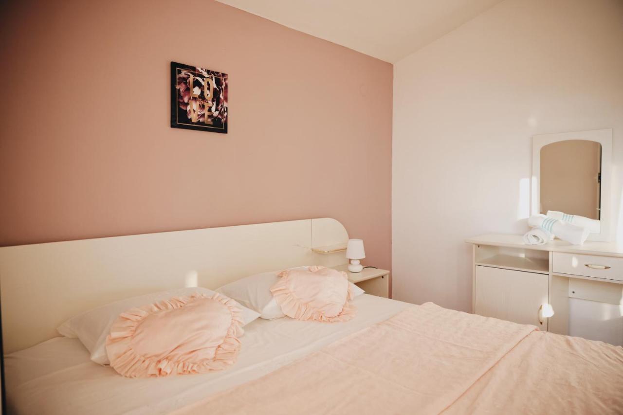 Apartment Blanka With A Beautiful View Of Trogir Exterior photo