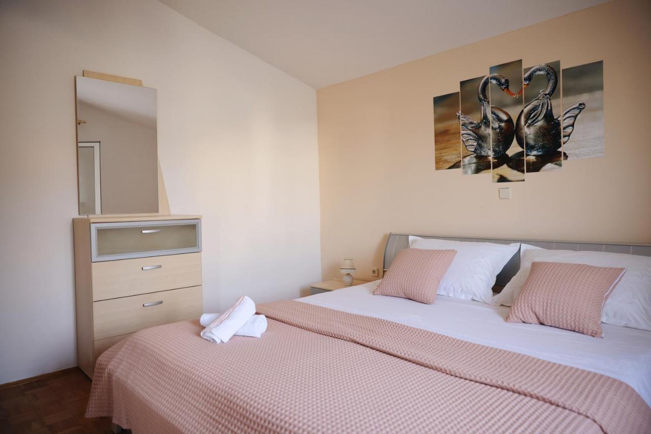 Apartment Blanka With A Beautiful View Of Trogir Exterior photo