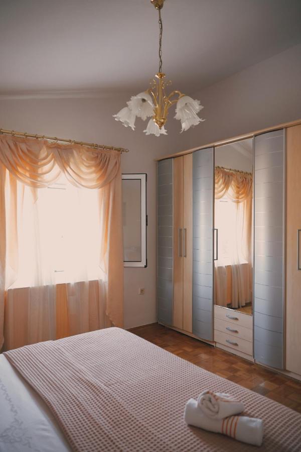 Apartment Blanka With A Beautiful View Of Trogir Exterior photo
