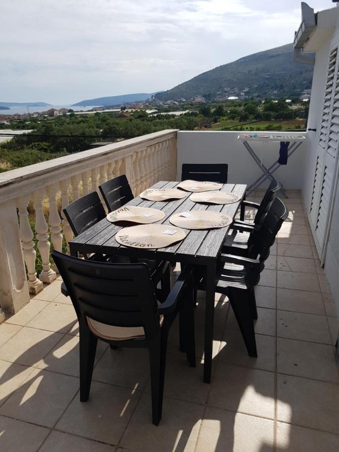 Apartment Blanka With A Beautiful View Of Trogir Exterior photo